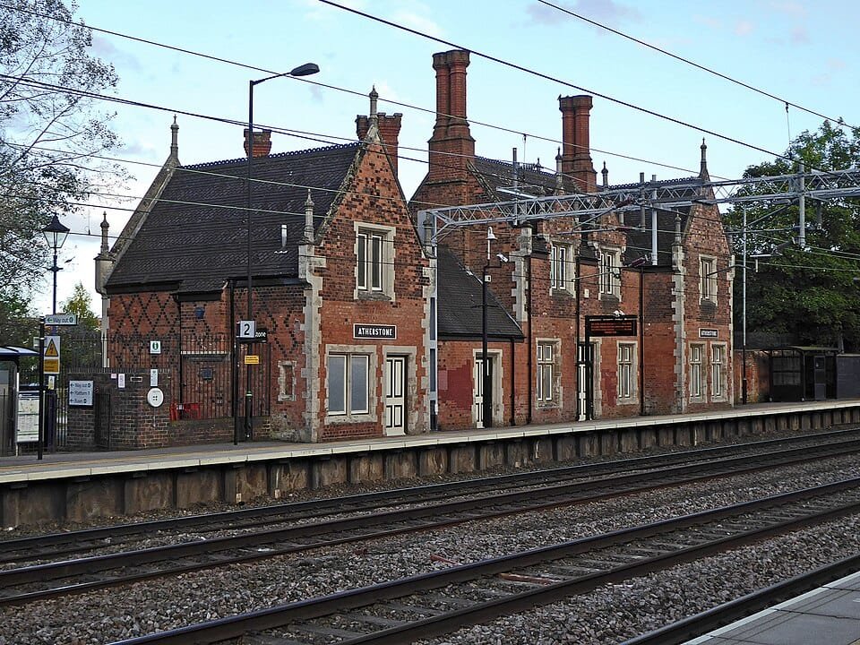 960px-Atherstone_railway_station_in_Warwickshire,_geograph_7055667_by_Roger_Kidd